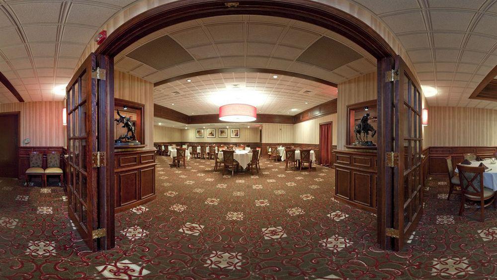 Doubletree By Hilton Neenah Exterior photo
