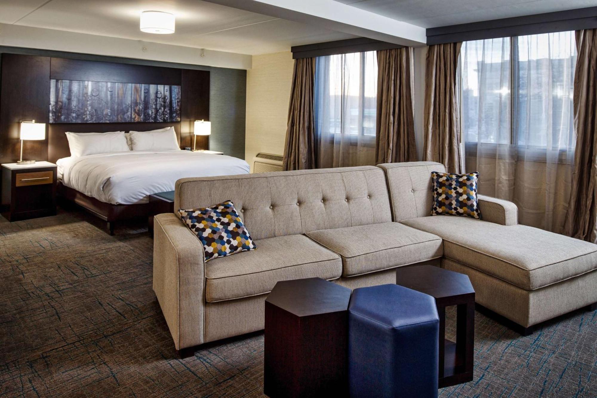 Doubletree By Hilton Neenah Exterior photo