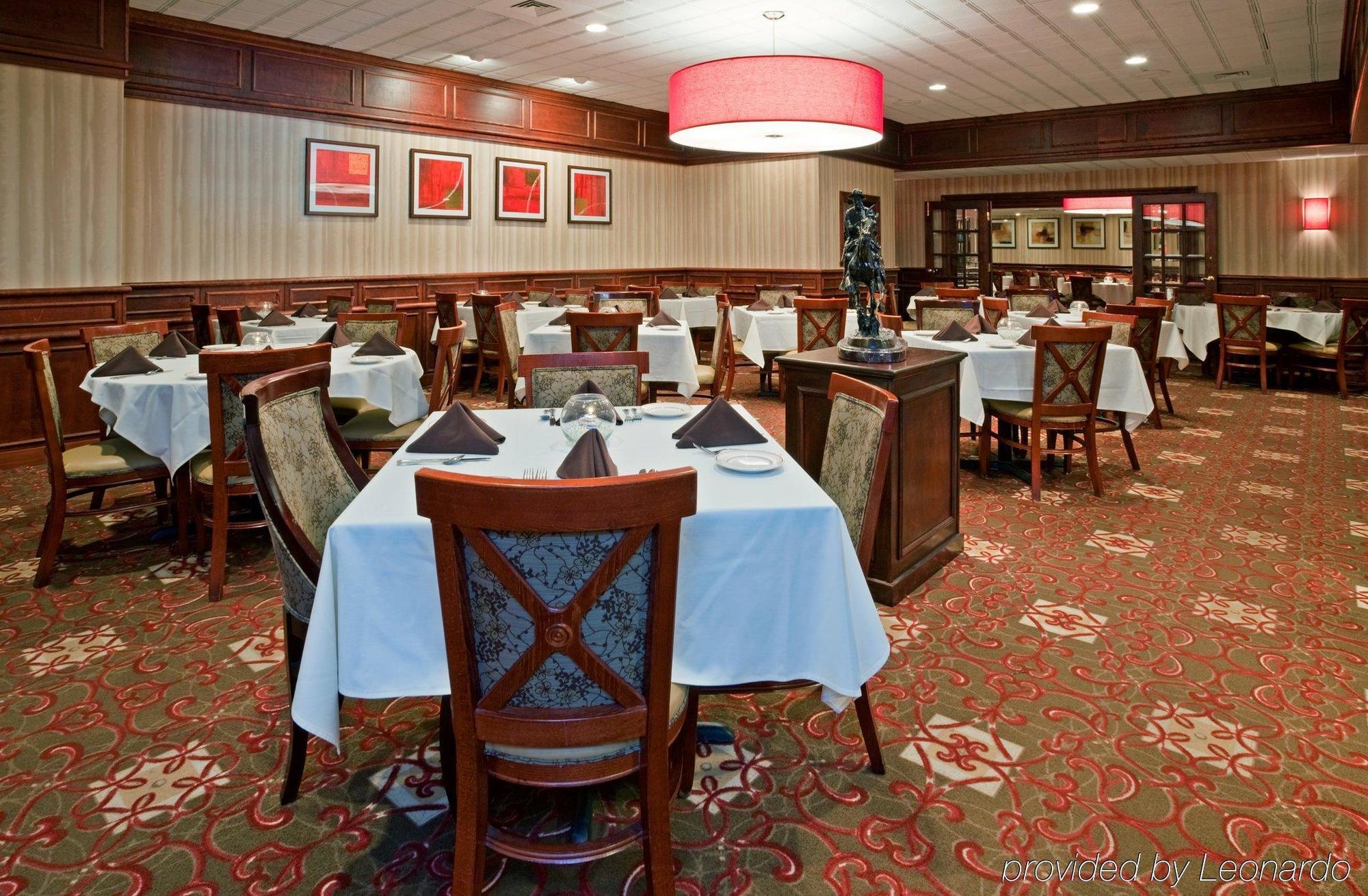 Doubletree By Hilton Neenah Exterior photo