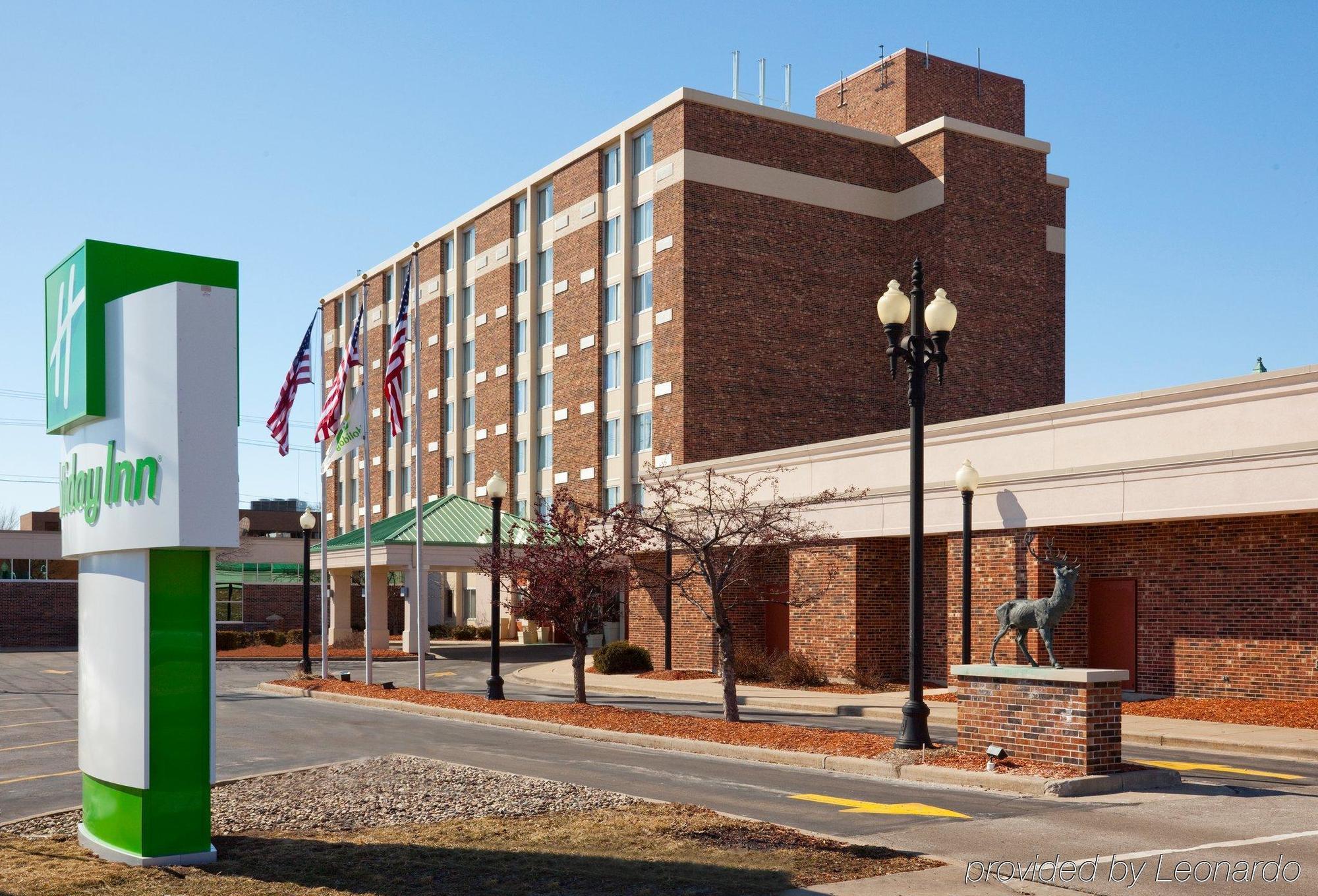 Doubletree By Hilton Neenah Exterior photo