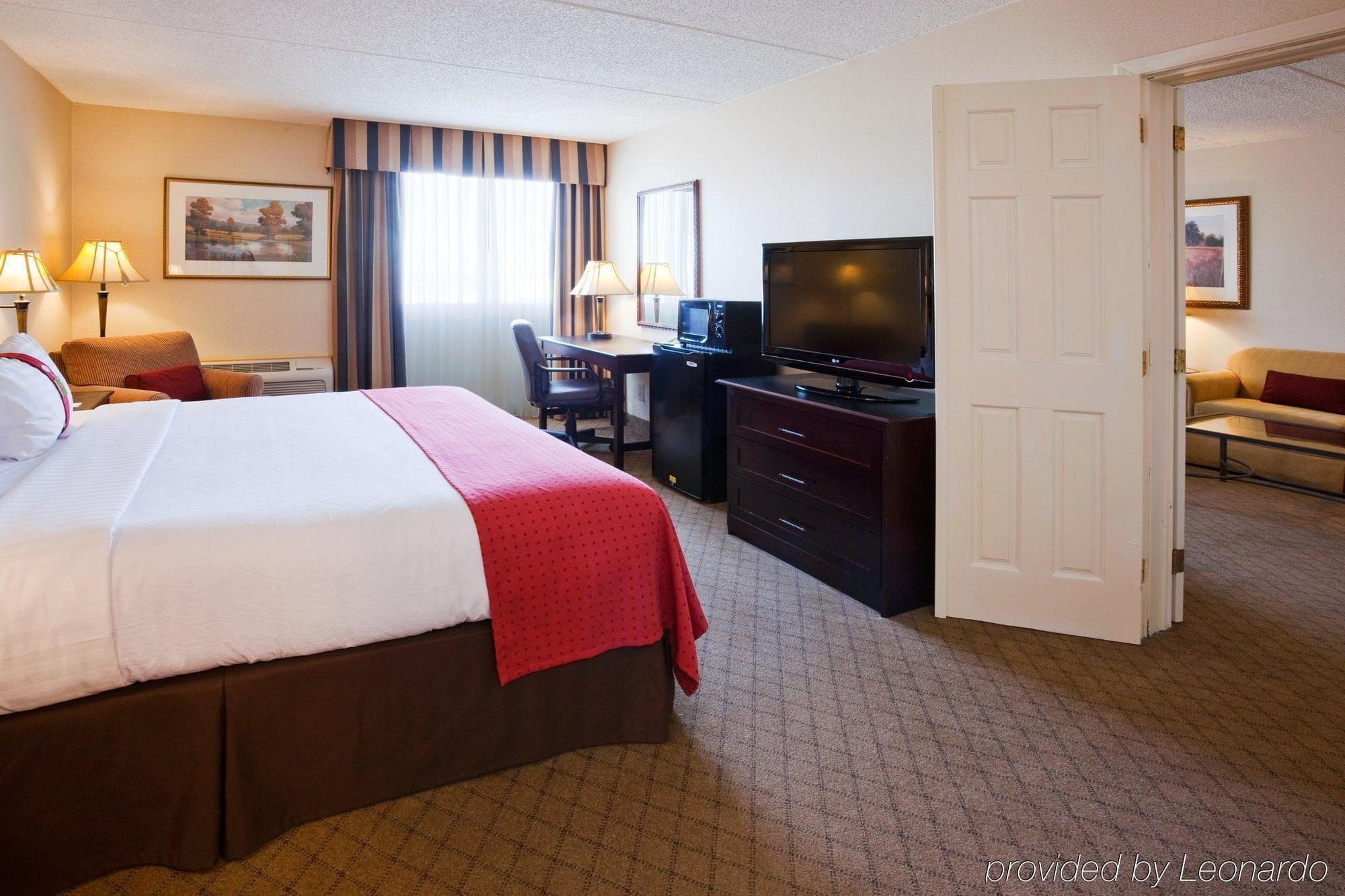 Doubletree By Hilton Neenah Exterior photo