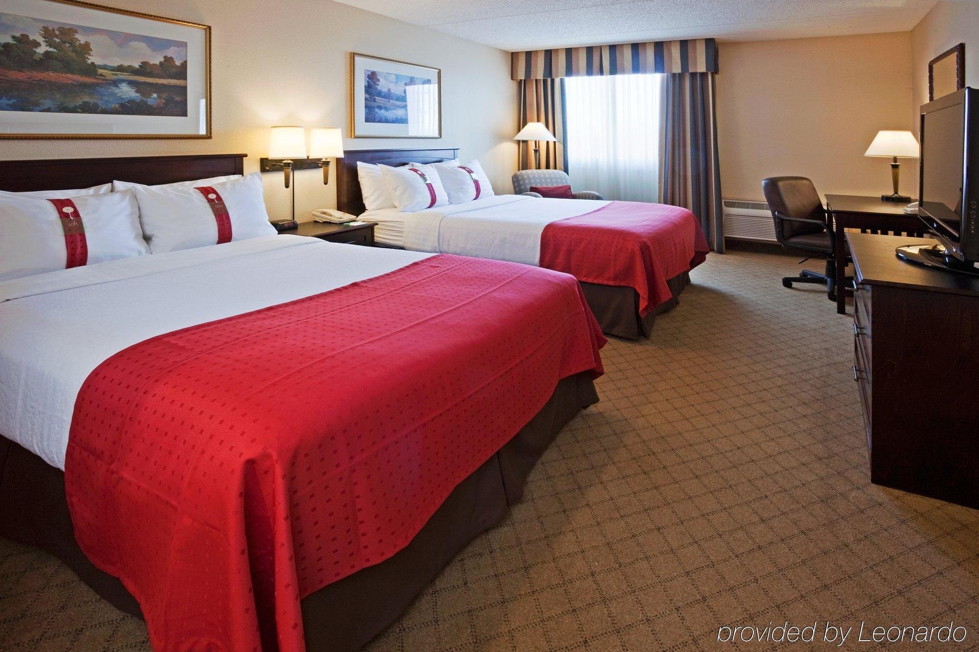 Doubletree By Hilton Neenah Exterior photo