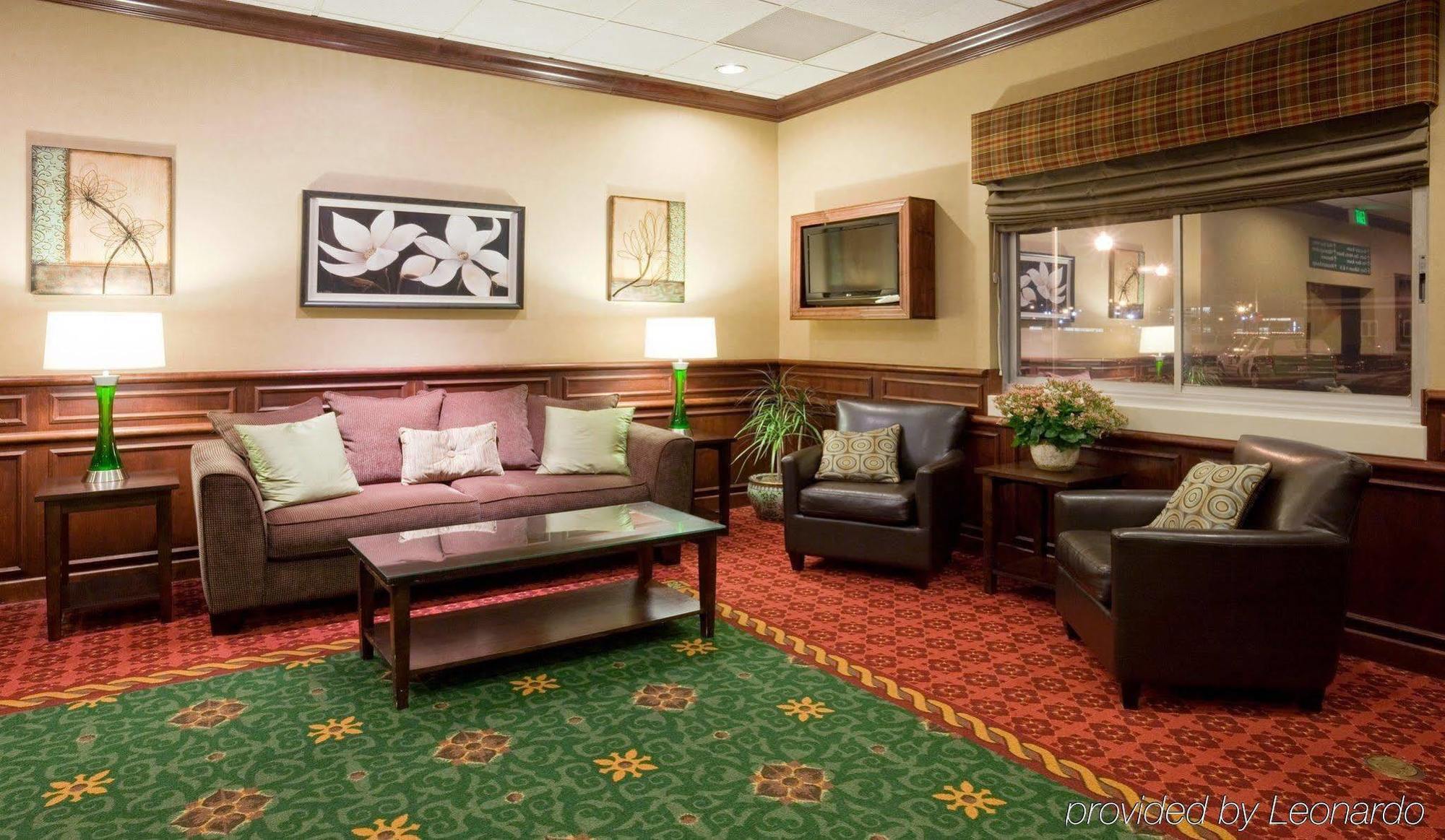 Doubletree By Hilton Neenah Exterior photo