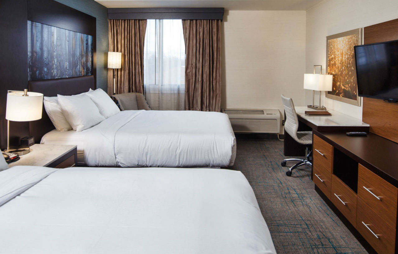 Doubletree By Hilton Neenah Exterior photo
